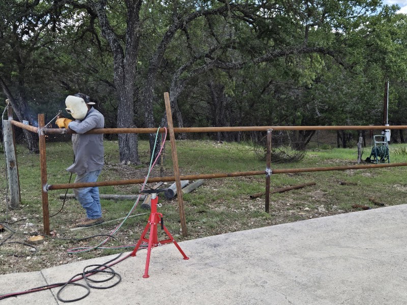 TEXAS PRIDE Fenceline & Roadside